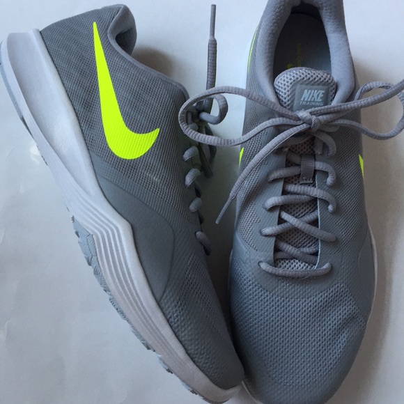 nike women's city cross trainer